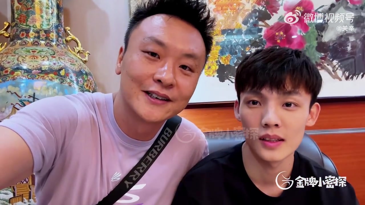 期待变强💪关辛晒采访徐杰视频 杰仔细数在泰国&美国的训练历程