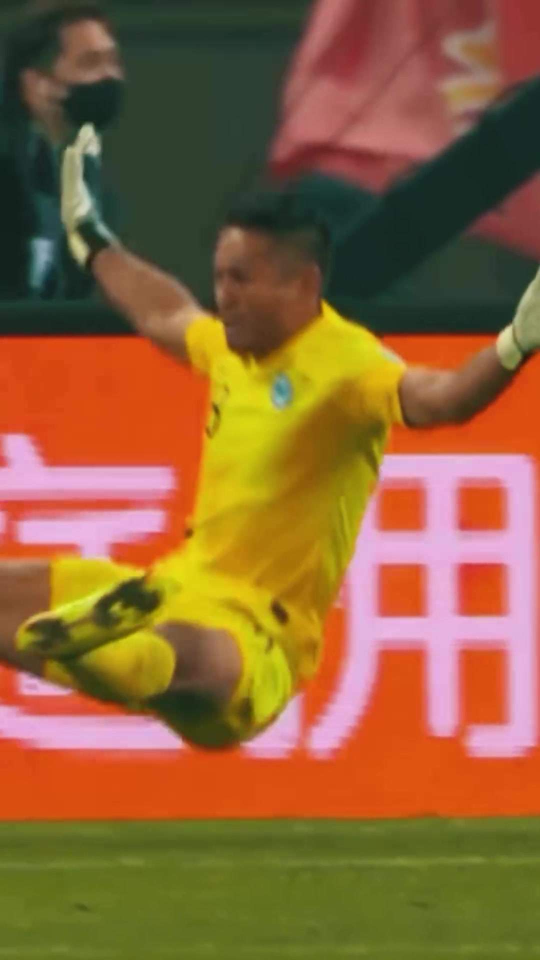 将国足送进18强赛！官方：40岁新加坡门将哈桑-桑尼从国家队退役