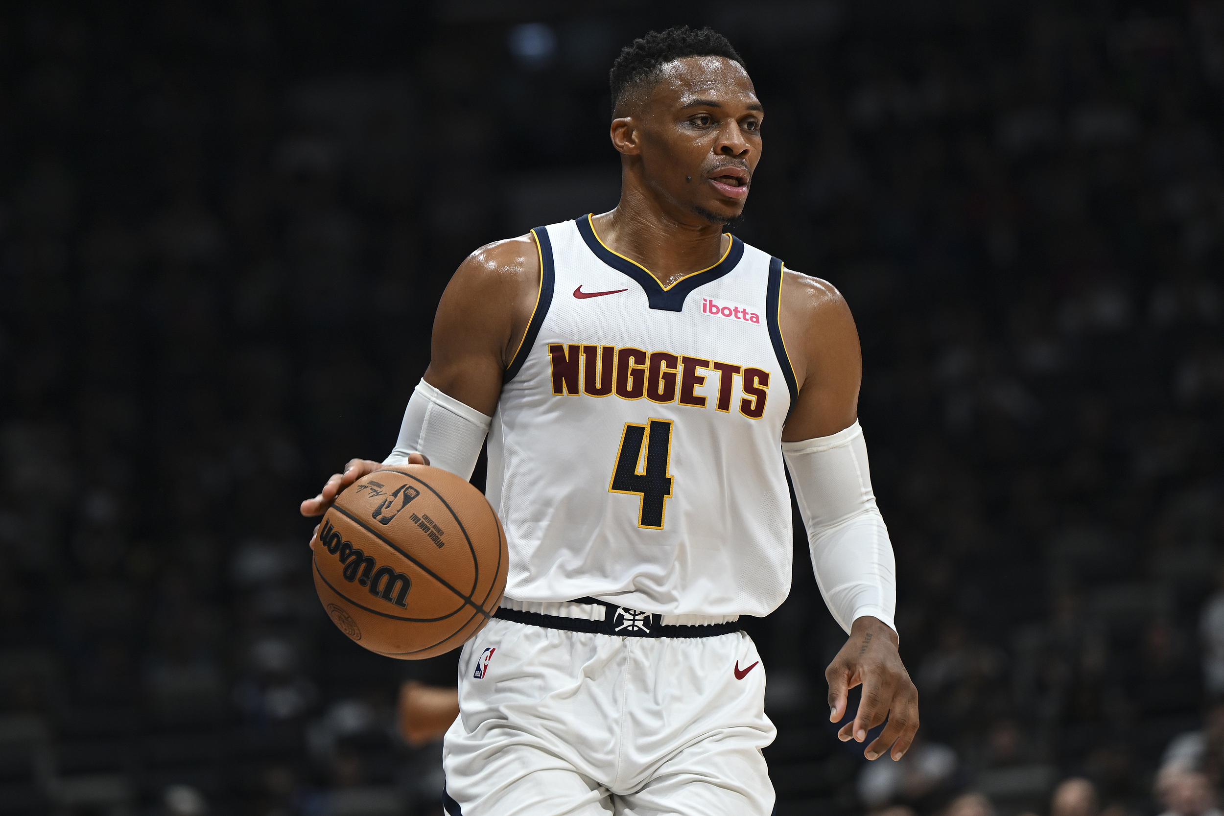 🔔掘金主帅马龙：威少、小乔丹和戈登不会出战今晚比赛